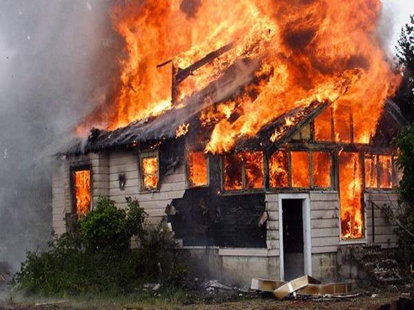 Chiêm bao thấy cháy nhà kho Chiêm bao thấy cháy nhà kho