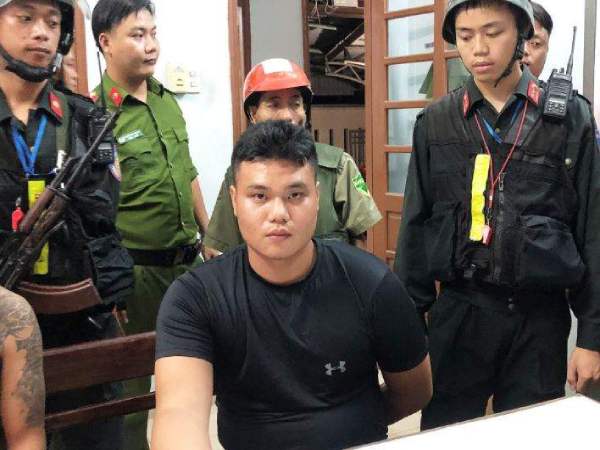 Nằm mơ thấy công an vào nhà